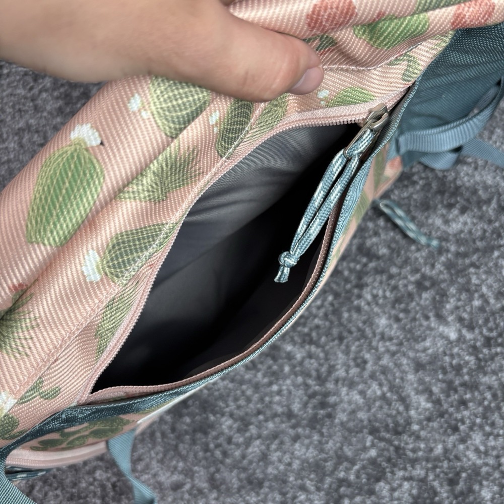 The North Face Everyday Tote Pack Backpack Cactus All Over Print School Hiking - Picture 6 of 10